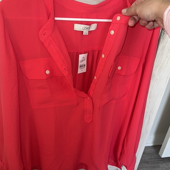 LOFT vibrant long sleeve blouse with button down neckline, brand new with tags - Picture 5 of 12